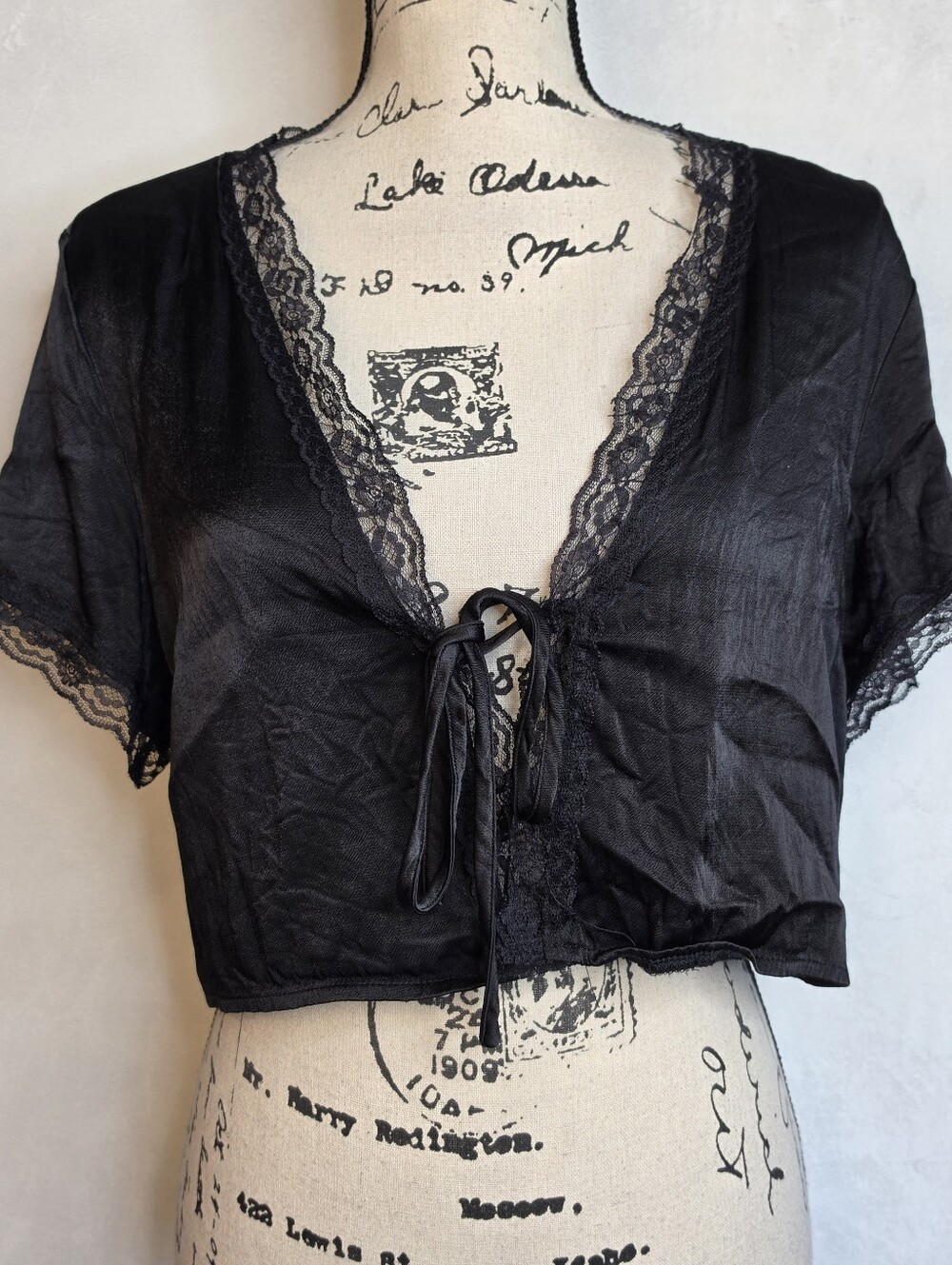 Princess Polly Black Lace Trim Tie-Front Women's Top Sz L